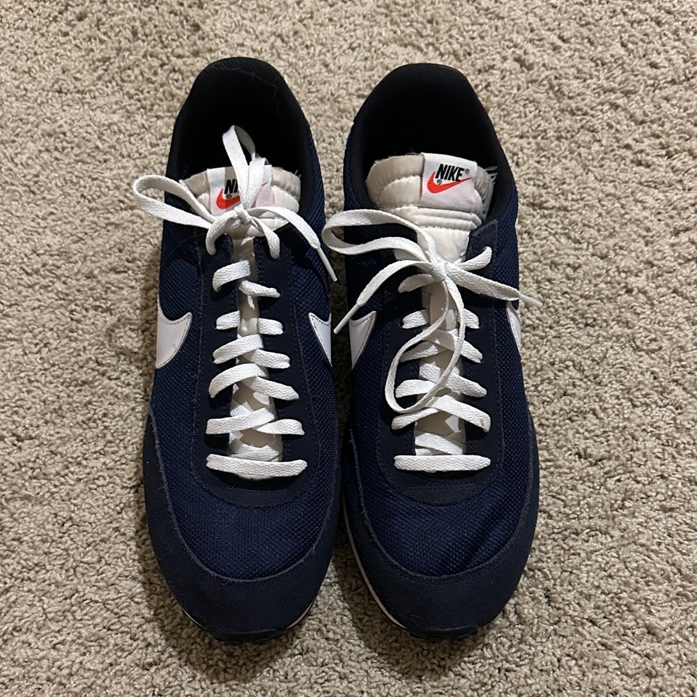 Nike Men's Dark Blue and White Sneakers